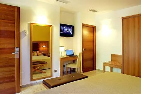 Fiesta Hotel Garden Beach Campofelice Di Roccella 4*,